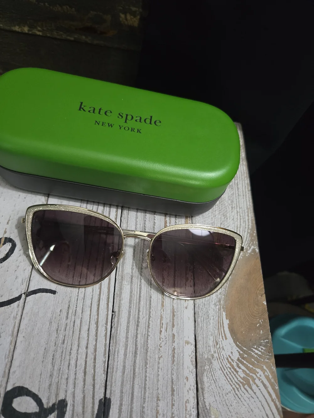 Kate Spade New York Hello Sunshine Cat Eye Sunglasses Gold Glitter Frame w/ Case